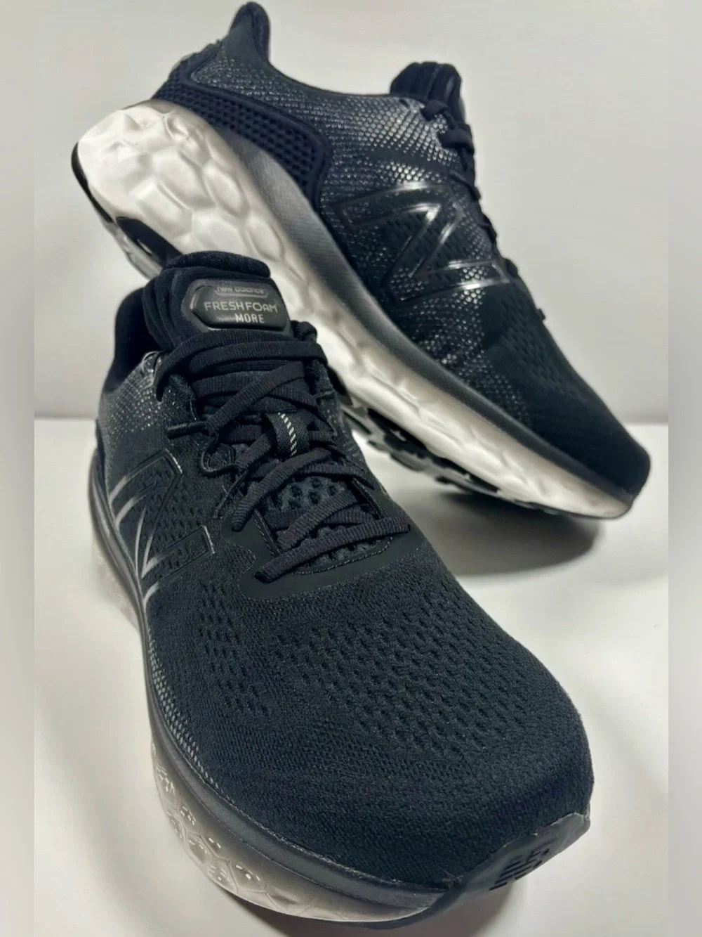 New Balance Fresh Foam More v4 Mens 10.5 4E Extra Wide Black Running Shoes NWT